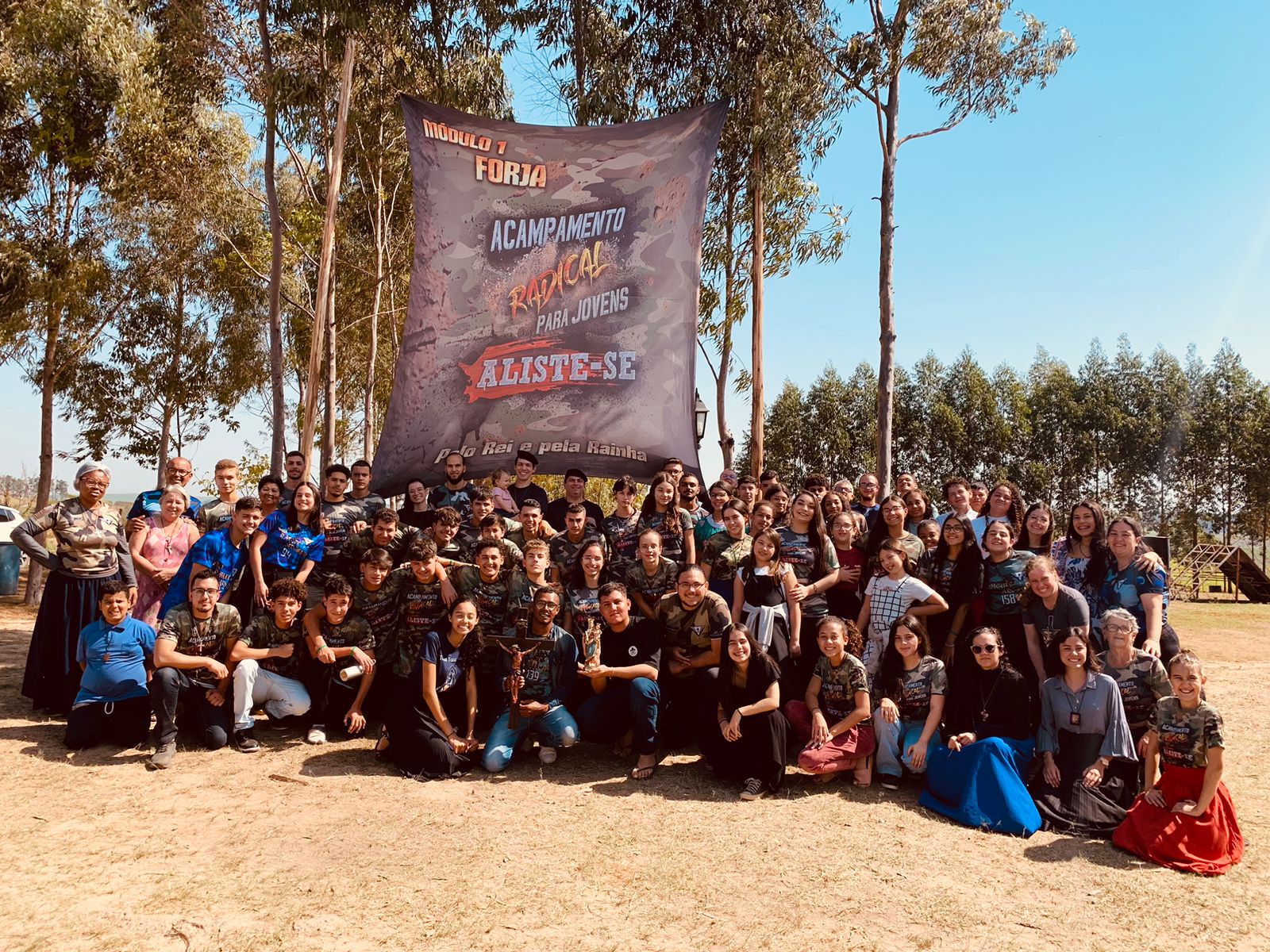 Recrutas no acampamento Aliste-se