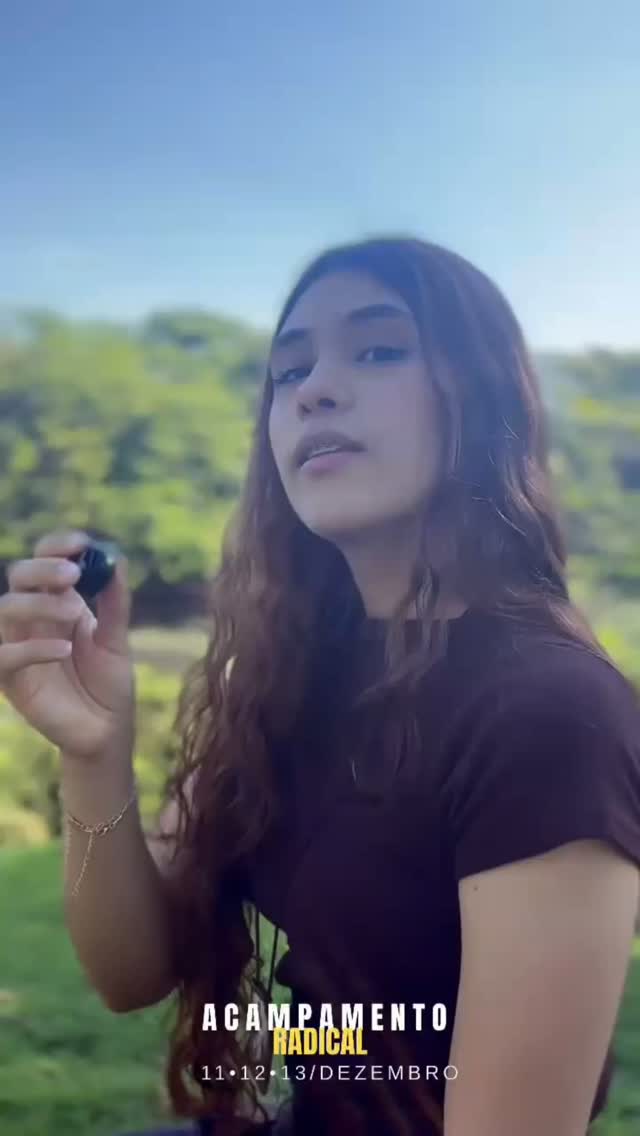 Talvez você tenha se afastado de Deus porque tem medo de olhar para dentro e enxergar quem você é.

Mas Jesus não se afa